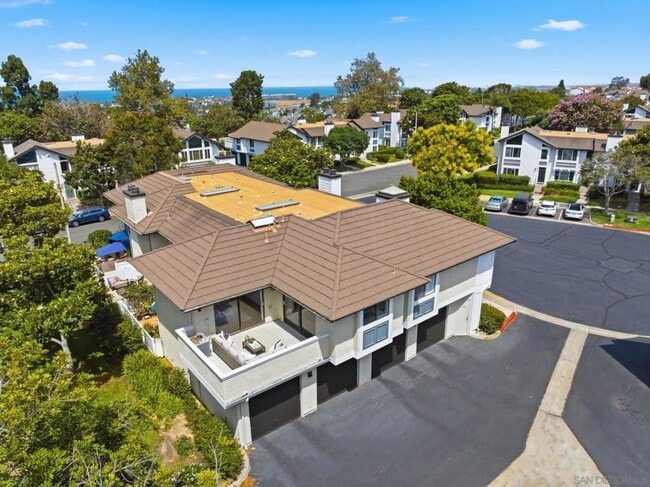 Building Photo - 867 Hollyhock Ct