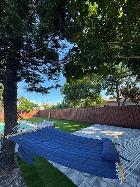 Building Photo - 2132 SW 12th Ct