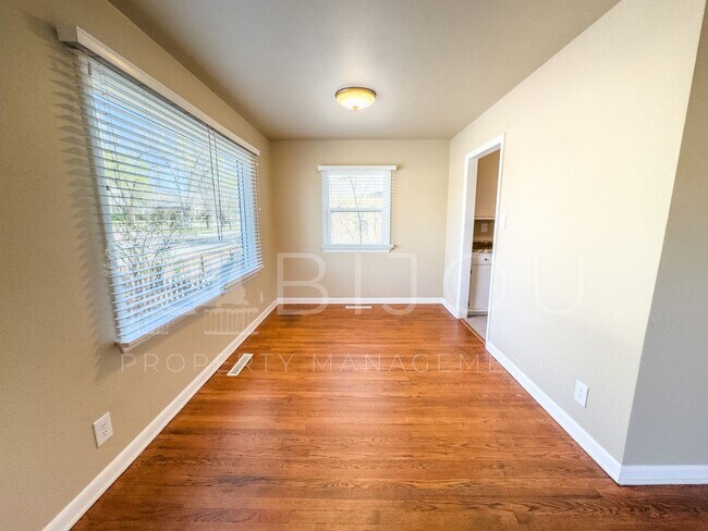 Building Photo - Downtown Ranch Home with View of Pikes Peak