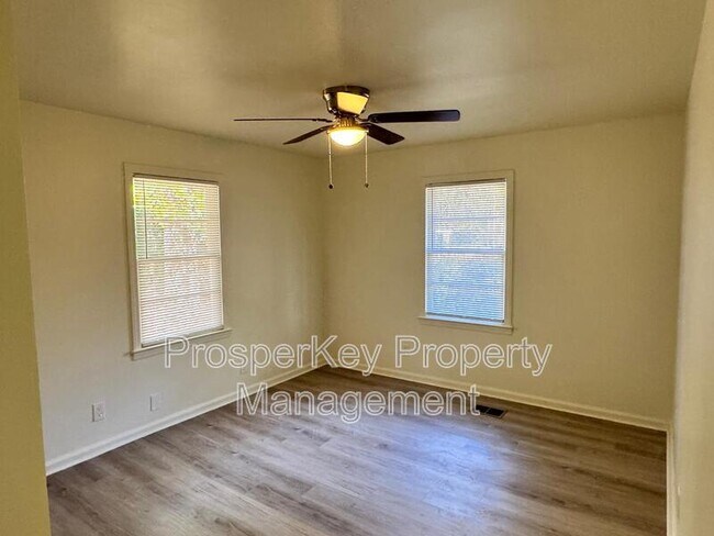 Building Photo - 4249 Lamore St