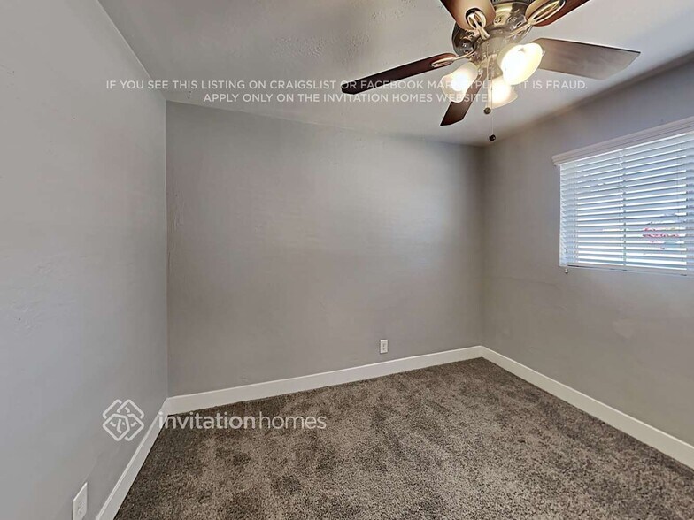 Building Photo - 1016 S Siesta Ln