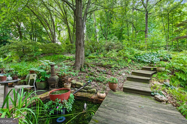 Building Photo - 1232 Bernadette Ln NE