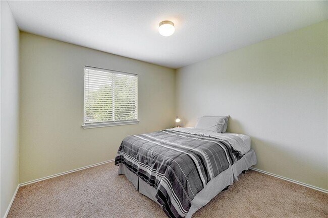 Building Photo - 1432 Anise Dr