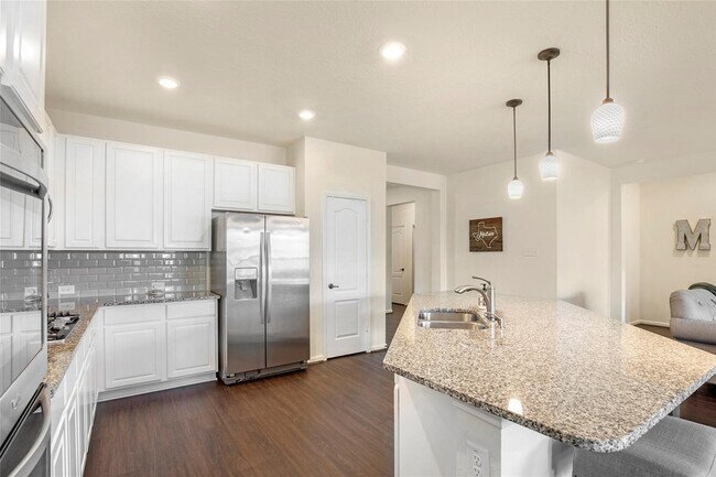 Building Photo - 20810 Oak Preserve Dr