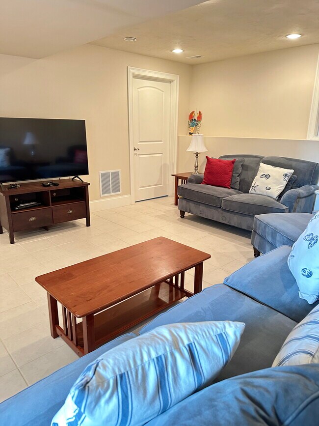 Building Photo - 296 Ocean Blvd