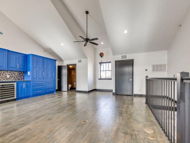 Building Photo - 109 NE 3rd St