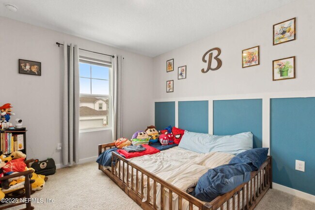 Building Photo - 14753 Cashew Ave