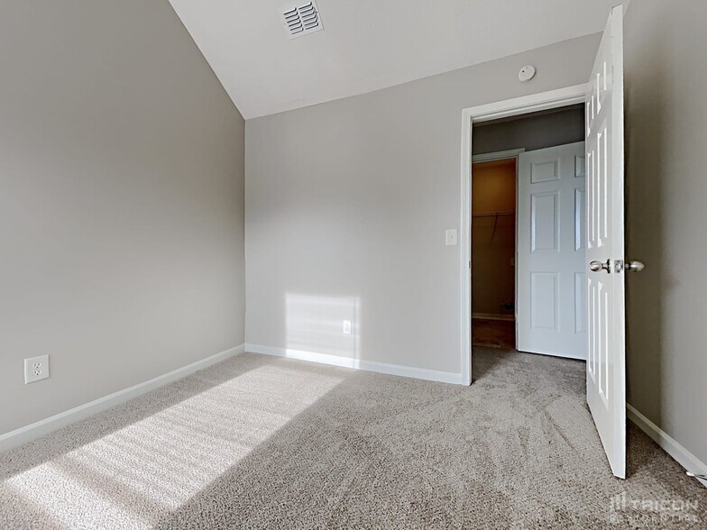 Building Photo - 5195 Bridle Point Pkwy