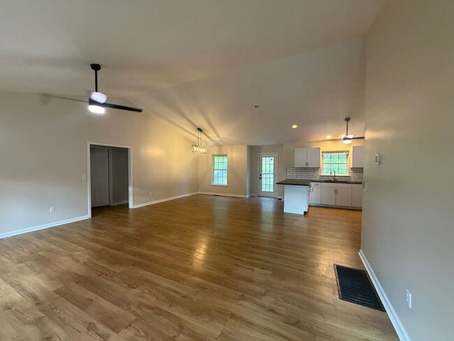 Building Photo - 136 Elizabeth Ann Cir