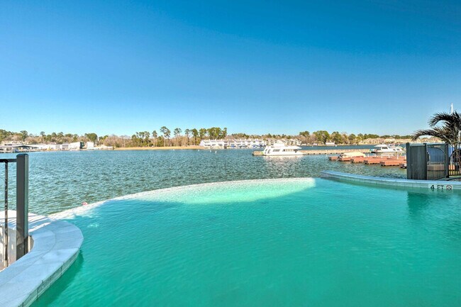 Building Photo - 15310 TX-105