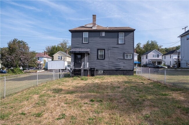 Building Photo - 741 Griffith St