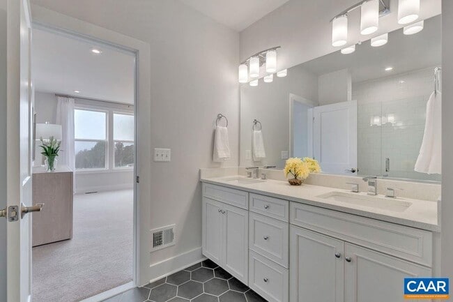 Building Photo - 816 Wesley Ln