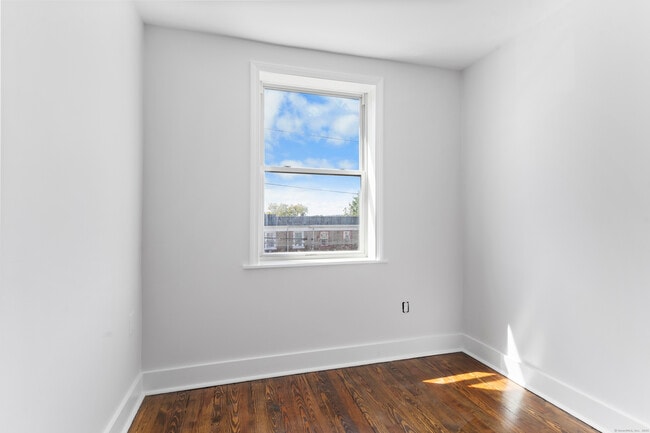 Building Photo - 366 Remington St