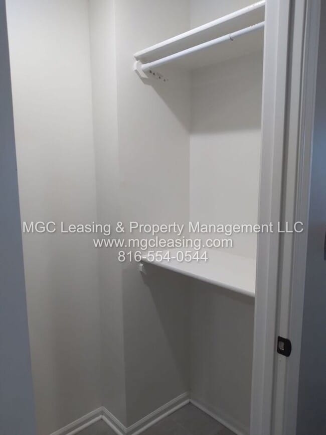 Building Photo - Beautiful Serrano Townhome with Walk-out Basement