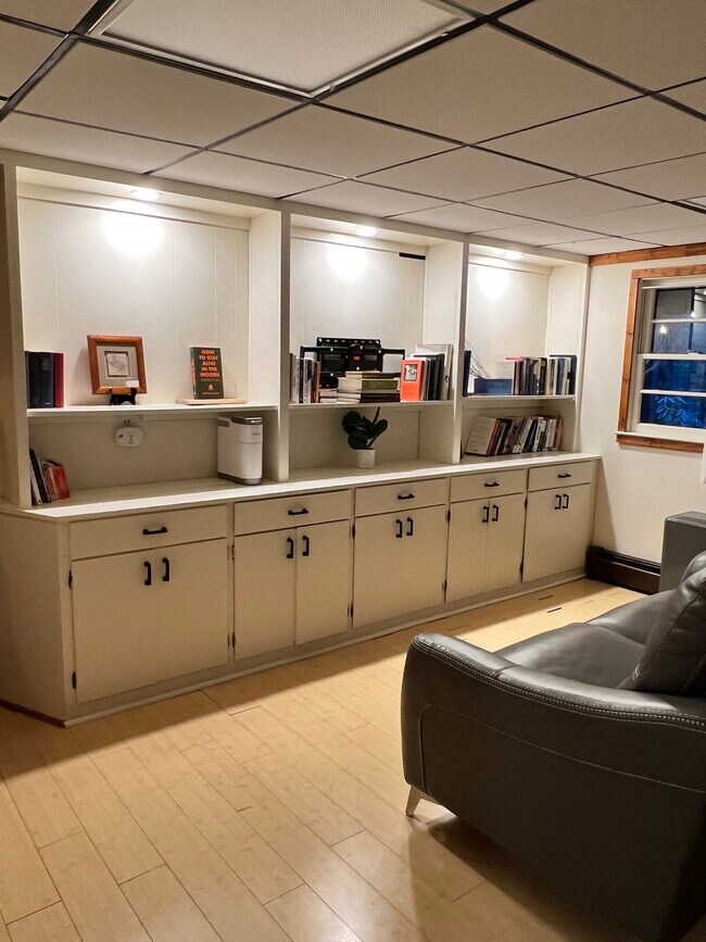 Building Photo - 59 Elm Dr