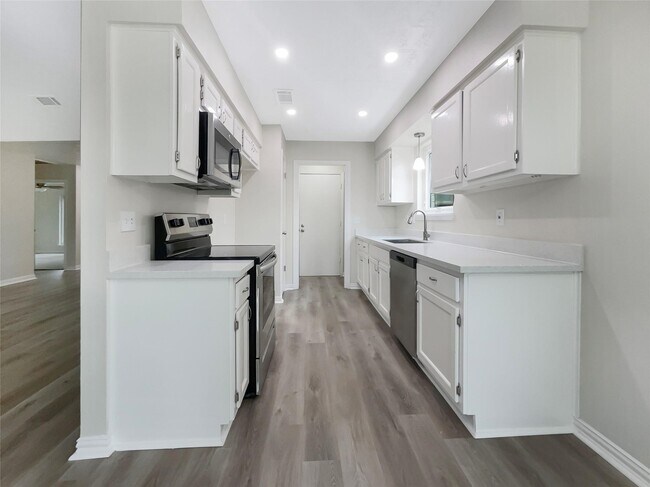 Building Photo - 13506 Chimney Sweep Dr