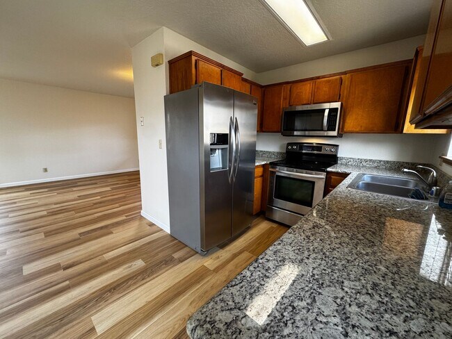 Building Photo - Charming 3 Bedroom 2 Bath home located in Humboldt Hill!