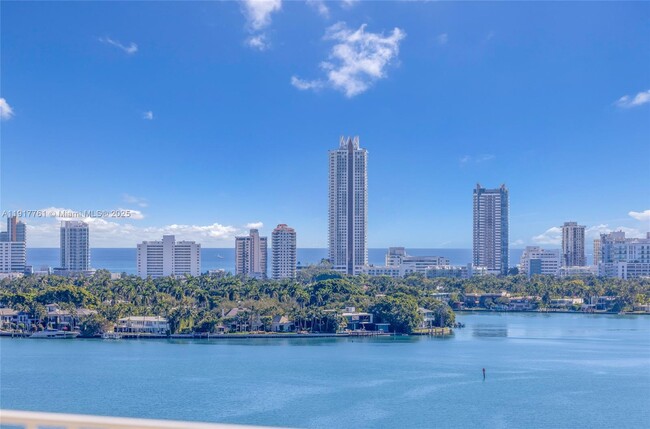 Building Photo - 7601 E Treasure Dr