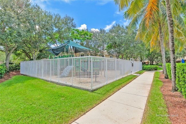 Building Photo - 4137 Briar Ln