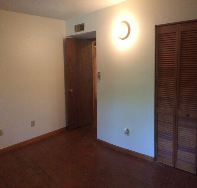 Building Photo - 106 Pleasant Dr