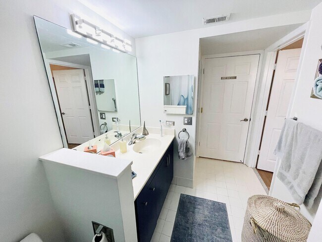 Building Photo - 1405 Tuscany Way