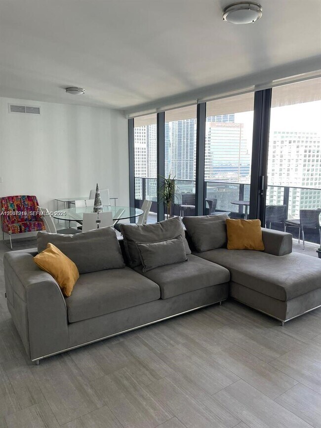 Building Photo - 1000 Brickell Plaza