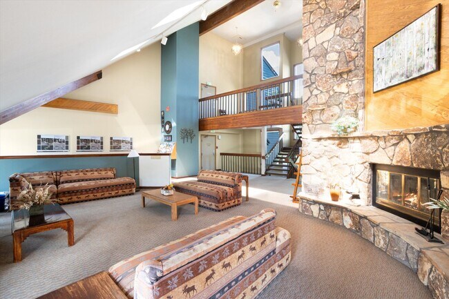 Building Photo - Silverthorne Condo – Winter Seasonal Lease...