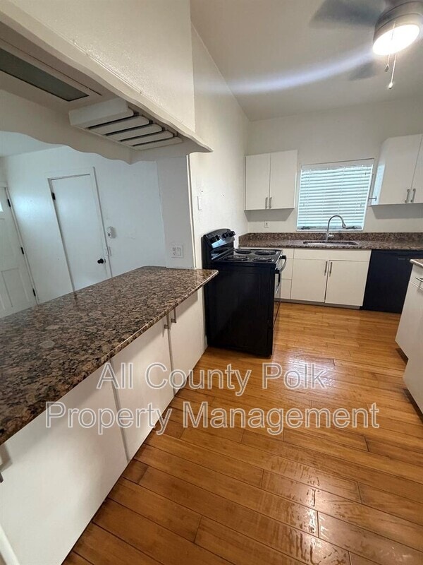 Building Photo - 2700 Homer Cir