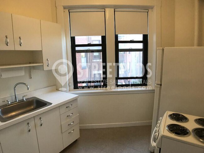 Building Photo - 2 bedroom in Boston MA 02115