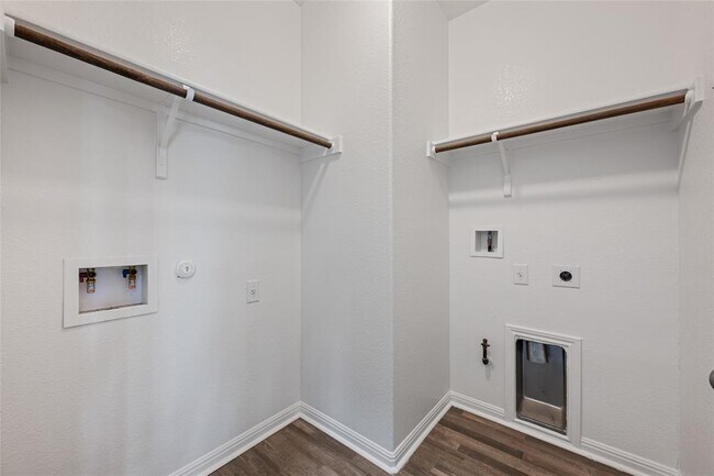 Building Photo - 124 Guemal Rd