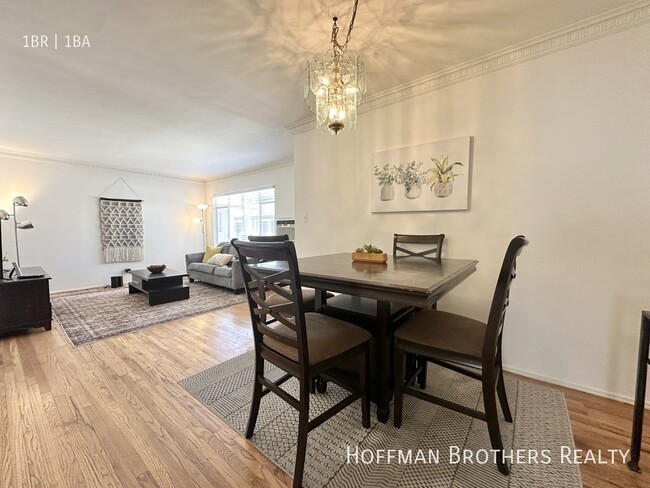 Primary Photo - 404 N Palm Dr