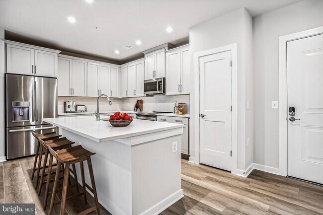 Building Photo - 1675 Bandit Loop
