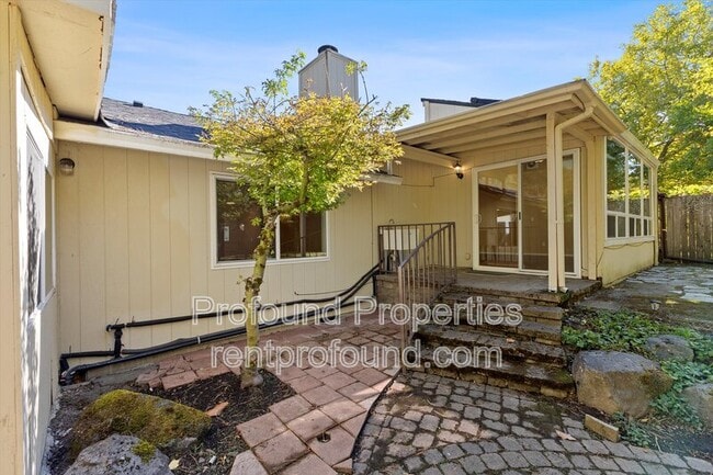 Building Photo - 9045 SW Pinto Ct