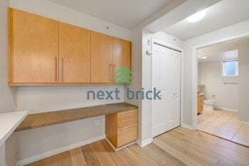 Building Photo - 124 Bellevue Ave E