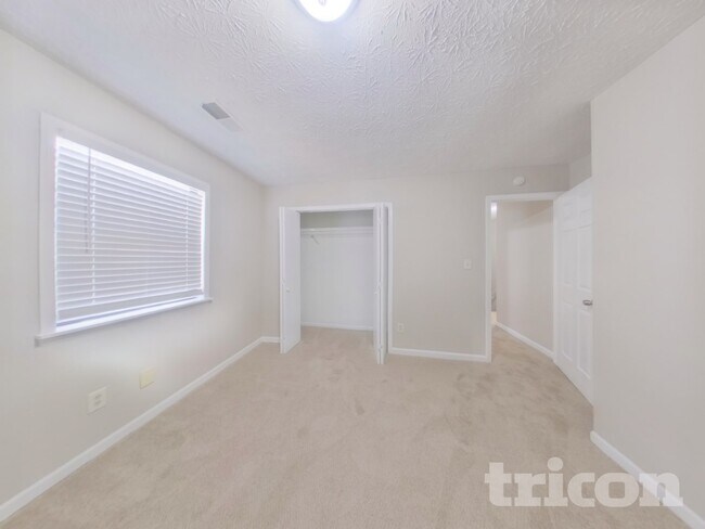 Building Photo - 20 Summerfield Ct