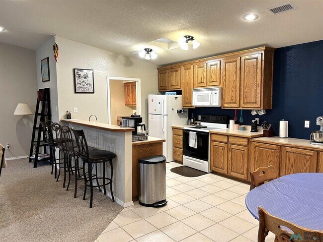 Building Photo - 3206 N Richardson Ave