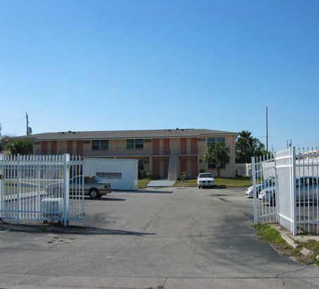 Building Photo - Briarstone Apartments