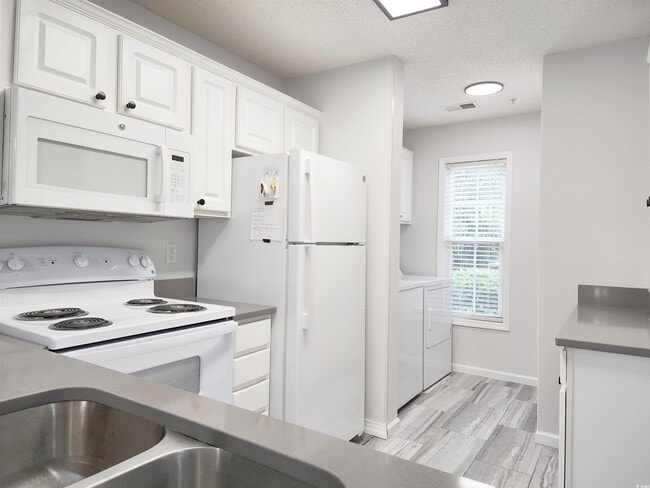 Building Photo - 217-914 Egret Run Ln