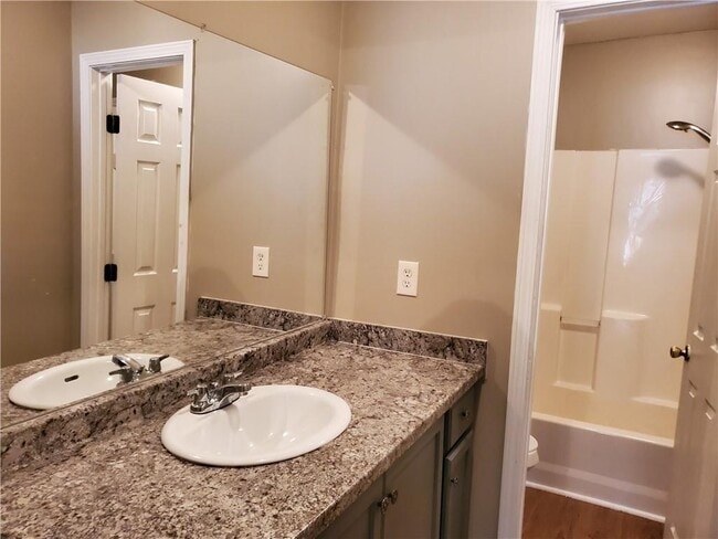 Building Photo - 2622 Country Trace SE