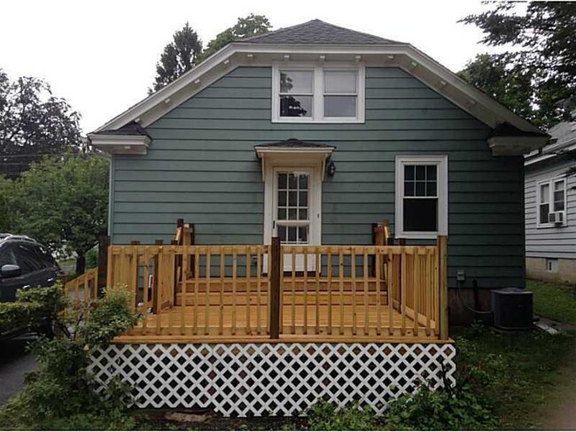 Building Photo - 140 Olney Ave