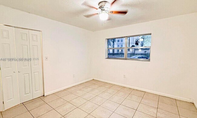 Building Photo - 5100 SW 41st St