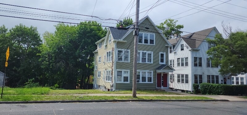 Primary Photo - 252 Sheffield Ave