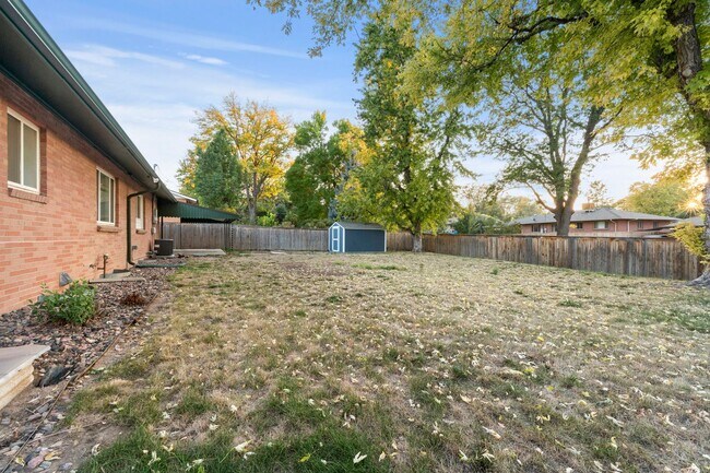 Building Photo - Available NOW! 4 Bedroom 3 Bath Beautiful Home