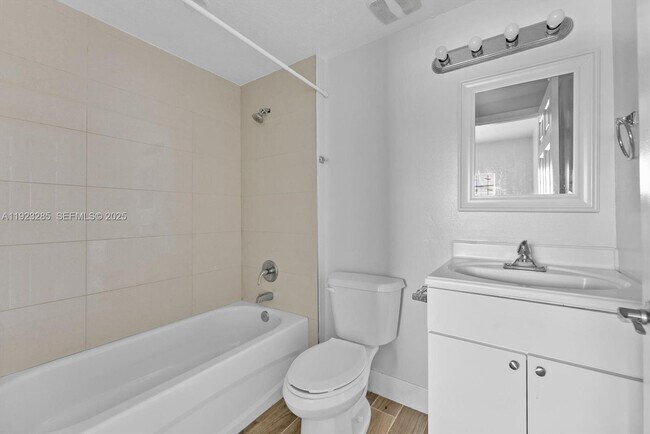 Building Photo - 56 W 12th St