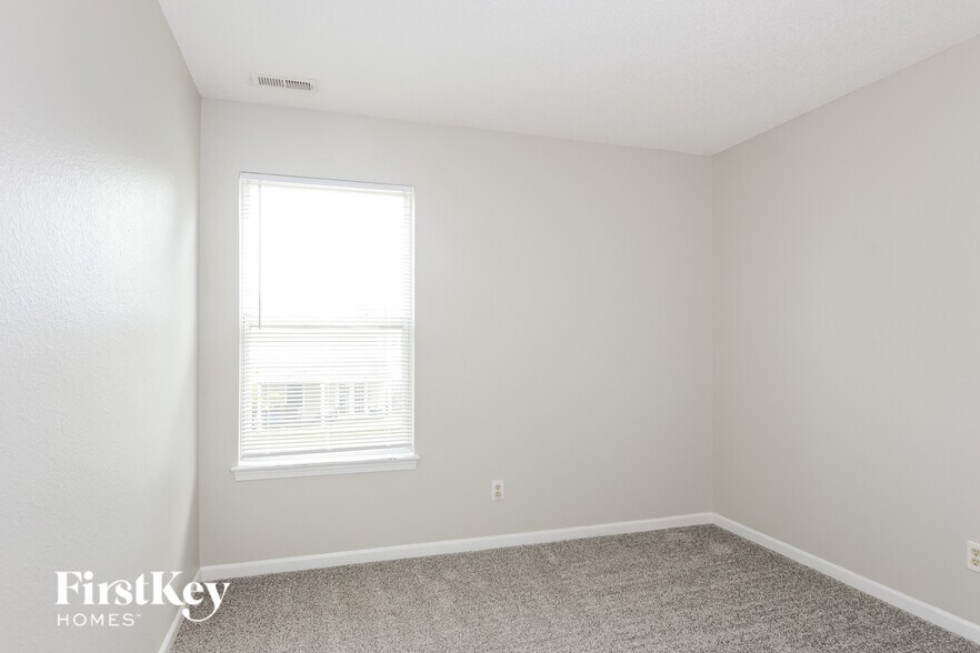 Building Photo - 1319 Freemont Ln