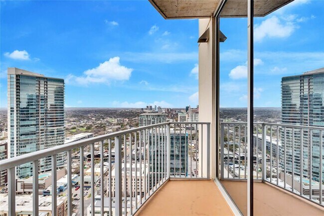 Building Photo - 360 Nueces St