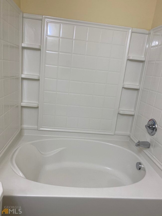 Building Photo - 7200 Grosbeak St