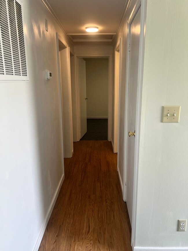 Building Photo - 9442 Shiloh Dr