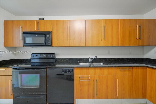 Building Photo - 3001 S Ocean Dr