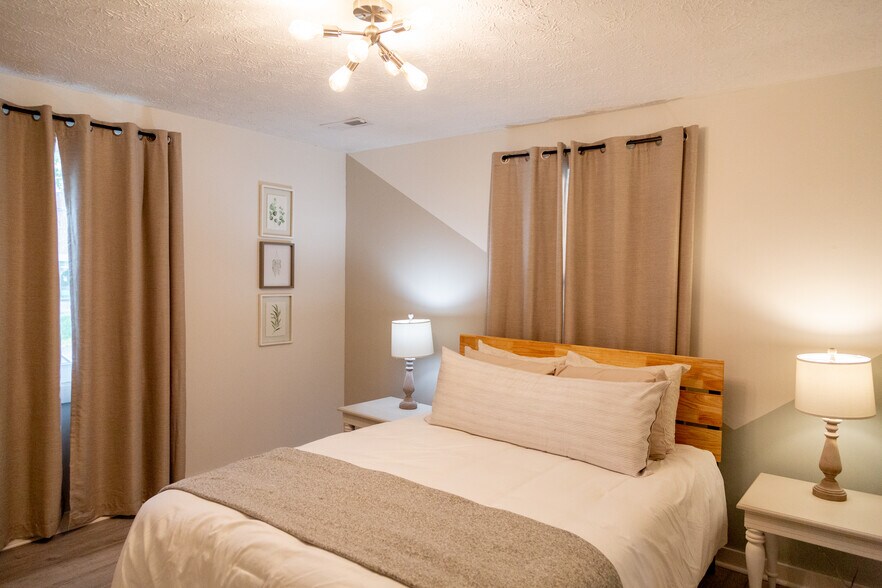Bedroom - 315 Doyle St